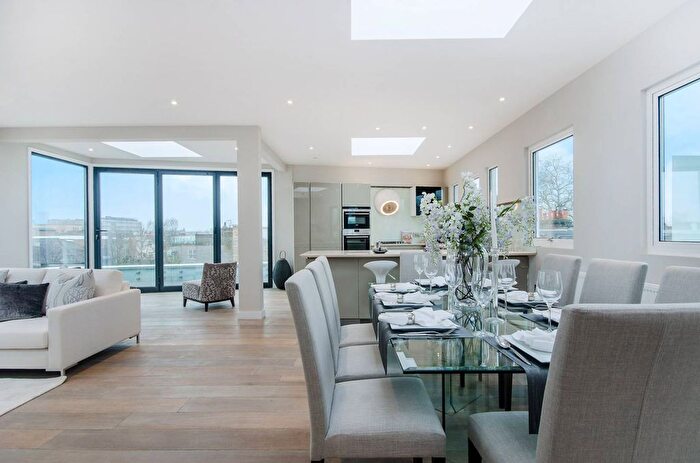 2 Bedroom Flat To Rent In Wilmot Place, Camden Town, London, NW1