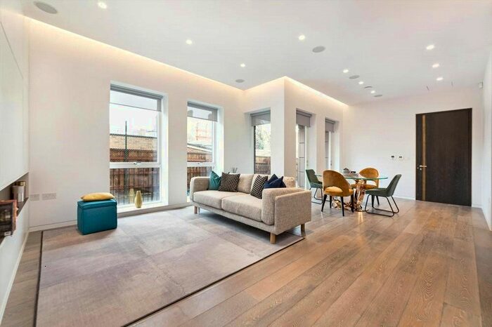 3 Bedroom Flat To Rent In Seymour Place, Marylebone, London, W1H
