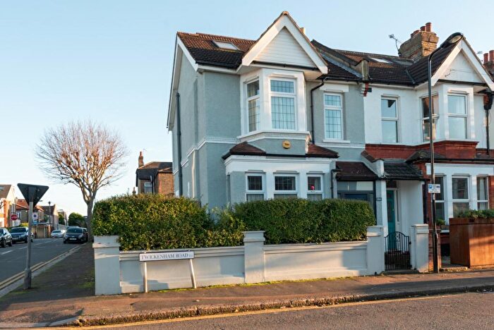 4 Bedroom End Of Terrace House To Rent In Twickenham Road, Leytonstone, London, E11
