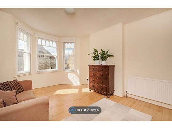 2 Bedroom Flat To Rent In Coleridge Road, North Finchley, N12