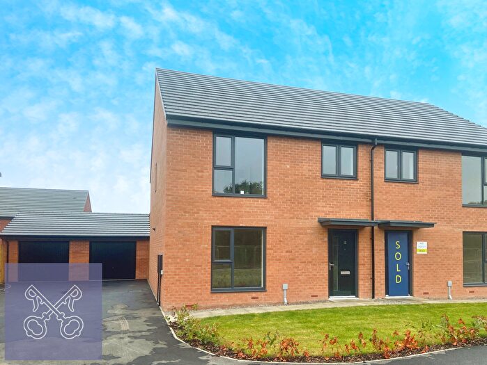 4 Bedroom Semi-Detached House To Rent In Pasture Lane, Kingswood, Hull, Kingston Upon Hull, Ci, HU7