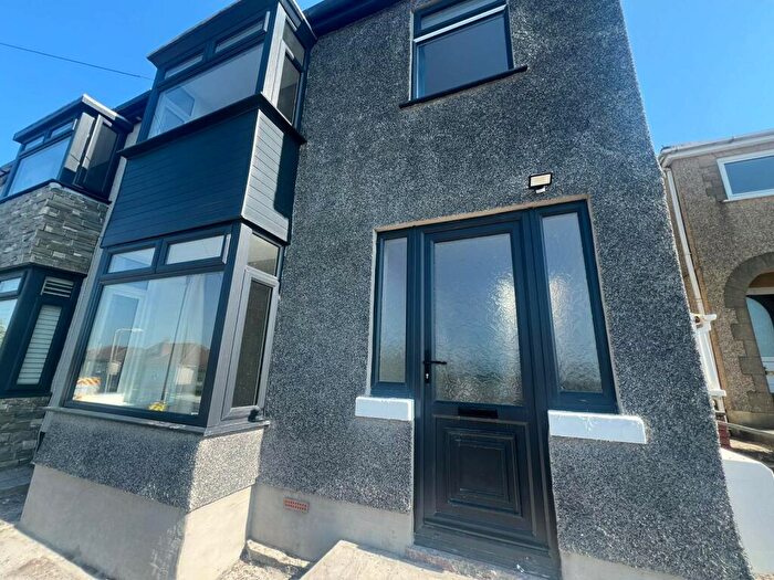 3 Bedroom House To Rent In Beaumont Crescent, St. Thomas, SA1