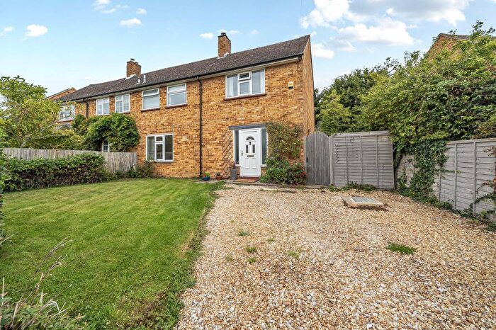 3 Bedroom Semi-Detached House For Sale In Ashfield Rise, Oakley, Buckinghamshire, HP18