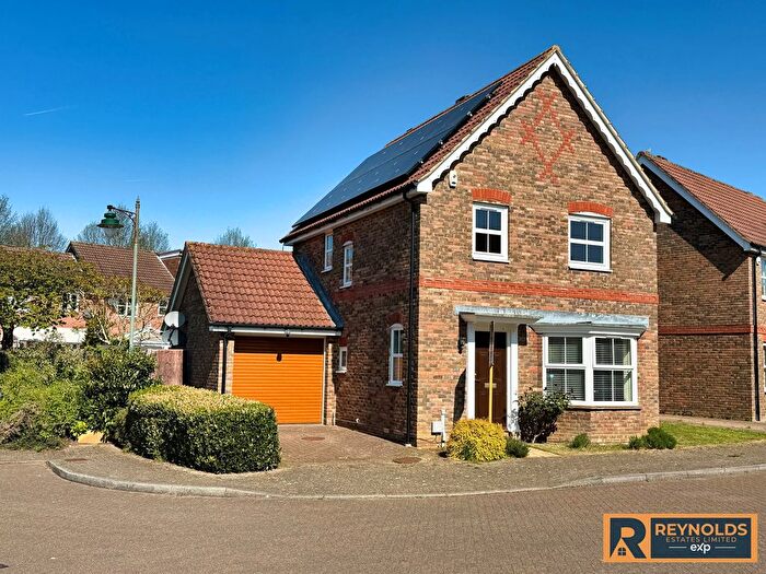 3 Bedroom Detached House For Sale In Bramley Way, Kings Hill, West Malling, ME19