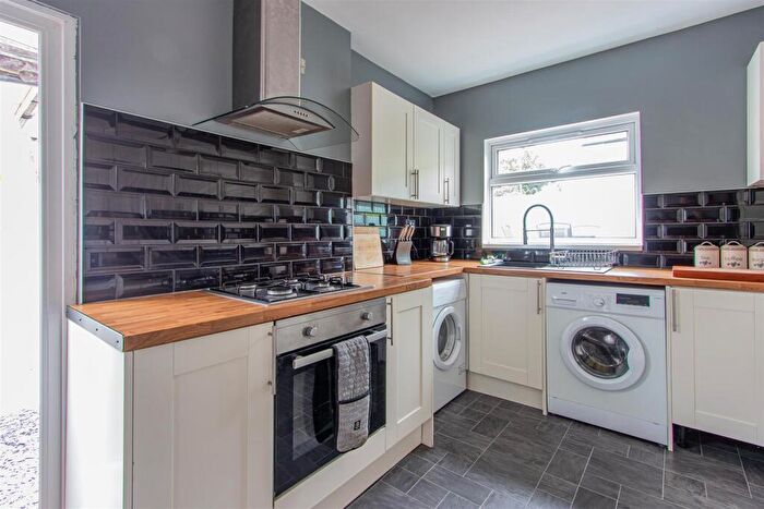 2 Bedroom End Of Terrace House To Rent In Jubilee Street, Grangetown, CF11
