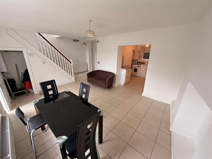 3 Bedroom Semi-Detached House To Rent In Wood Road, Pontypridd, CF37