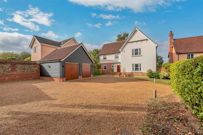 4 Bedroom Detached House For Sale In School Meadow, Drinkstone, Bury St. Edmunds, IP30