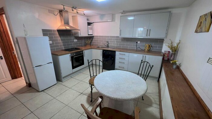 1 Bedroom Flat To Rent In Penmaen Terrace, Swansea, SA1