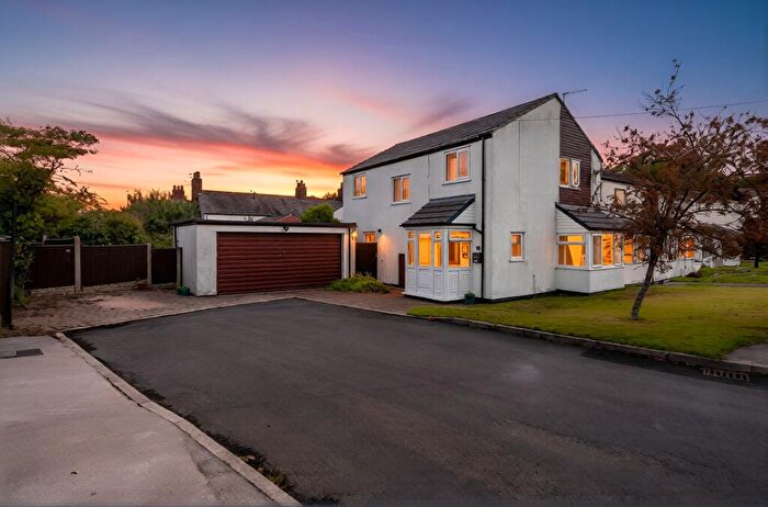 4 Bedroom Detached House For Sale In Millbrook Close, Wheelton, PR6