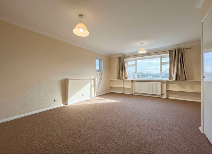 2 Bedroom Flat To Rent In The Greenway, Ickenham, UB10