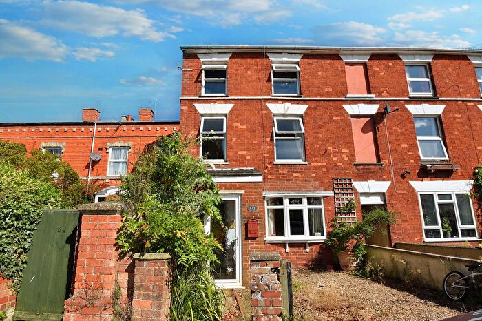 4 Bedroom Semi-Detached House For Sale In Main Road, Hundleby, PE23
