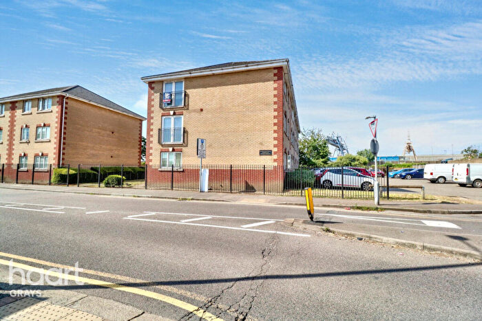 2 Bedroom Flat For Sale In Dock Road, Tilbury, RM18