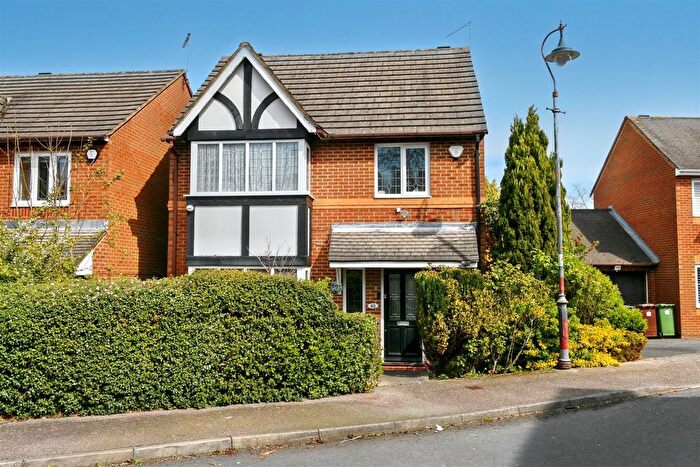 3 Bedroom Detached House For Sale In King Charles Road, Shenley, WD7