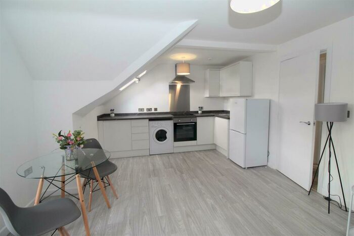 1 Bedroom Flat To Rent In Connaught Road, Roath, Cardiff, CF24