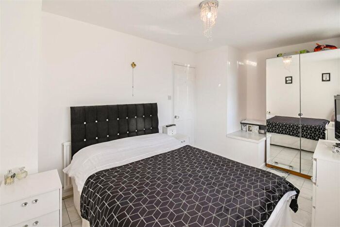 2 Bedroom Semi-Detached House For Sale In Holton Road, Barry, CF63