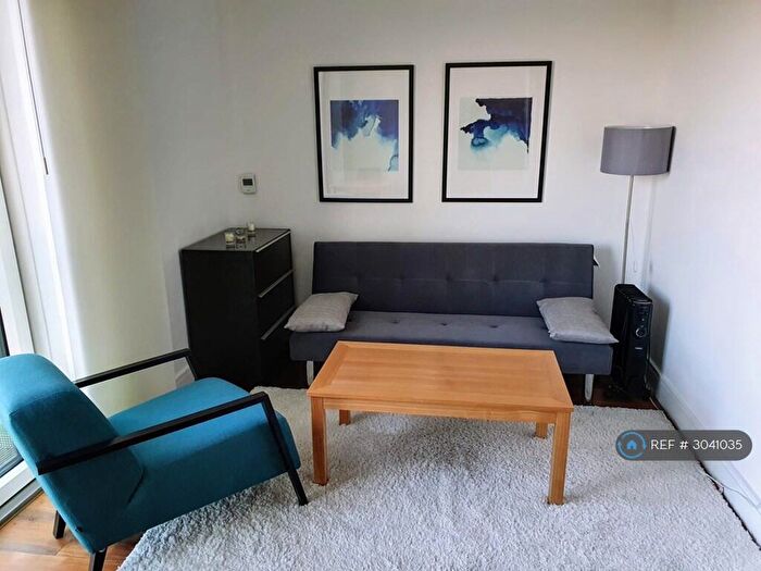 Studio To Rent In Duckman Tower, London, E14