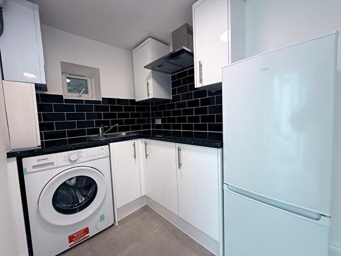 1 Bedroom Studio To Rent In Ilford, IG1