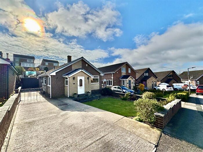 3 Bedroom Detached Bungalow For Sale In Kingsway, Mapplewell, Barnsley, S75