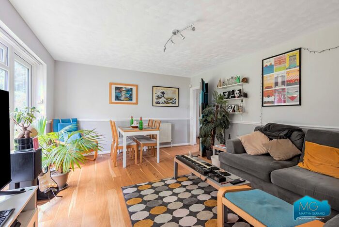 1 Bedroom Flat To Rent In Windsor Court, Southgate, London, N14