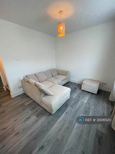 2 Bedroom Terraced House To Rent In Waldeck Street, Reading, RG1