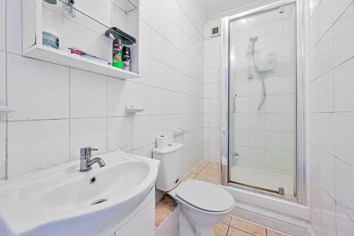 6 Bedroom Property To Rent In Belmont Hill, Lewisham, London, SE13