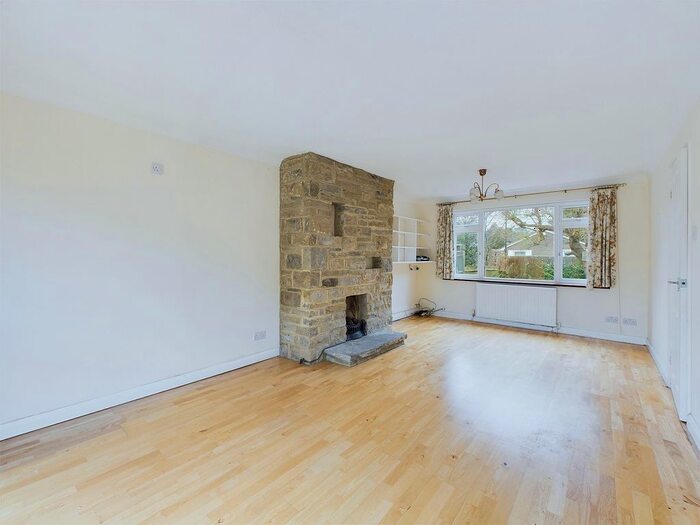 3 Bedroom Detached House For Sale In Locationlocation! Cricketfield Road, Horsham, West Sussex, RH12