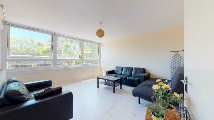 4 Bedroom Apartment To Rent In Glenfinlas Way, Camberwell, SE5