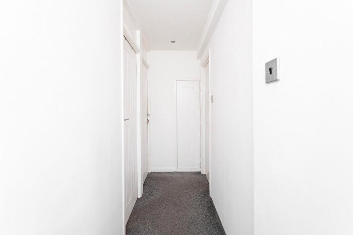 3 Bedroom End Of Terrace House For Sale In Buckerills, Basildon, SS13
