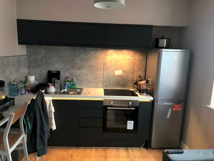 3 Bedroom Flat To Rent In Gloucester Road, Bristol, BS7