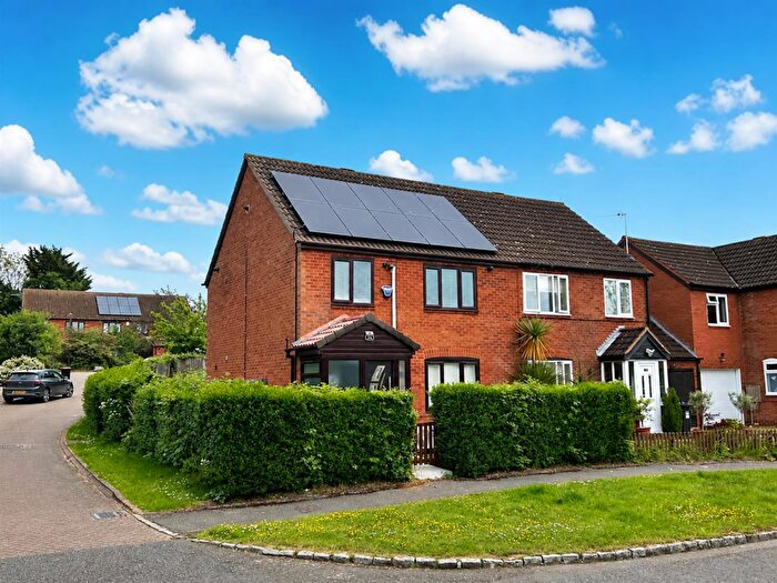 3 Bedroom Semi-Detached House For Sale In Walgrave Drive, Bradwell, Milton Keynes, MK13