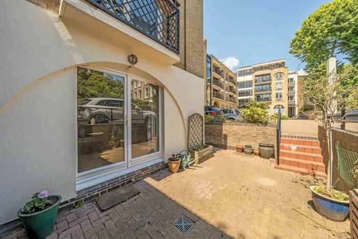 1 Bedroom Flat For Sale In Milner Square, Islington, N1