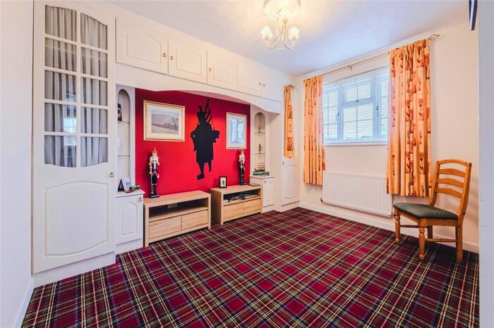 4 Bedroom Detached House For Sale In Thames Avenue, Greendown, Swindon, SN25