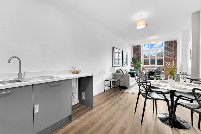 2 Bedroom Flat To Rent In Cotton Gardens, Bolton, Greater Manchester, BL1