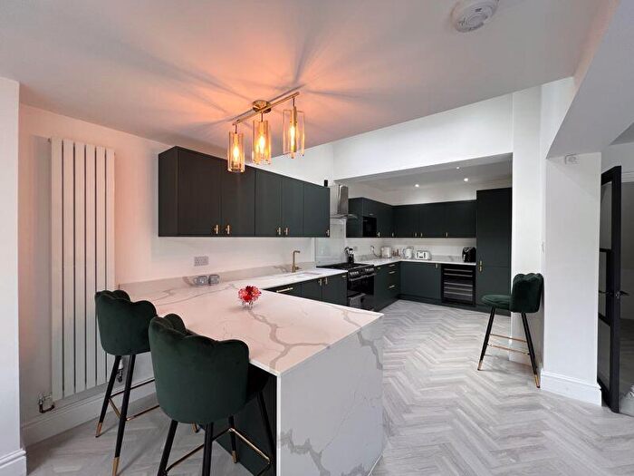 3 Bedroom Semi-Detached House To Rent In Golf Open - Massams Lane, Formby - Sleeps Up To, L37