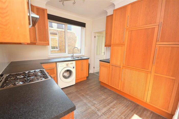 3 Bedroom Flat To Rent In Boyd Road, Colliers Wood, London, SW19