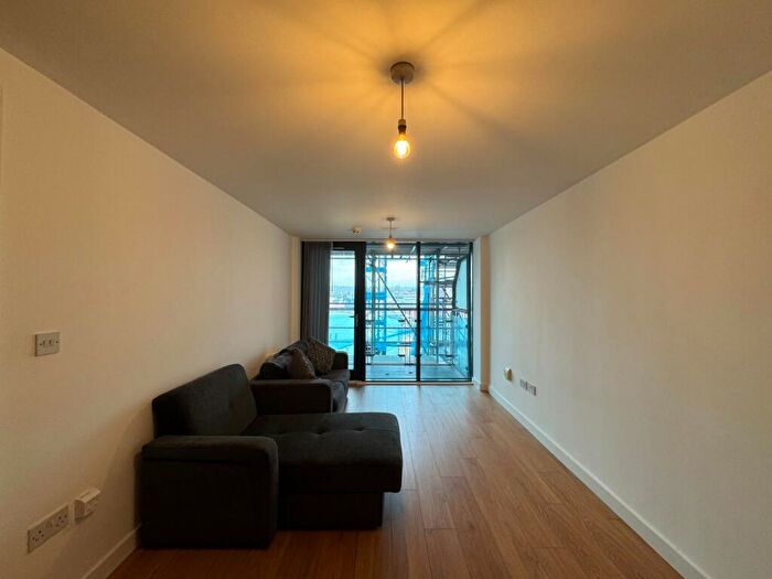 1 Bedroom Flat To Rent In Lovell House, Skinner Lane, Leeds, West Yorkshire, LS7