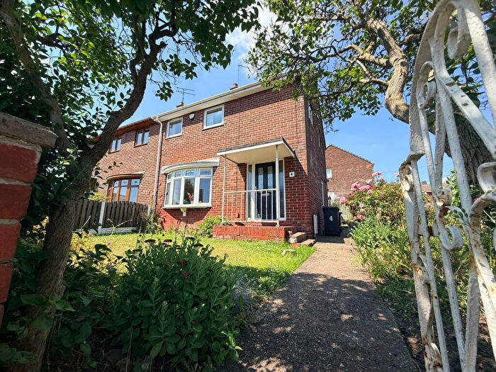 3 Bedroom Semi-Detached House For Sale In Swanee Road, Barnsley, S70