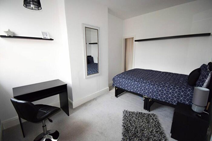 3 Bedroom House To Rent In Longford Street - Student - -, DE22