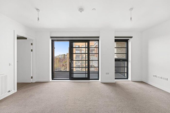 2 Bedroom Flat To Rent In Southway, Wembley, HA9