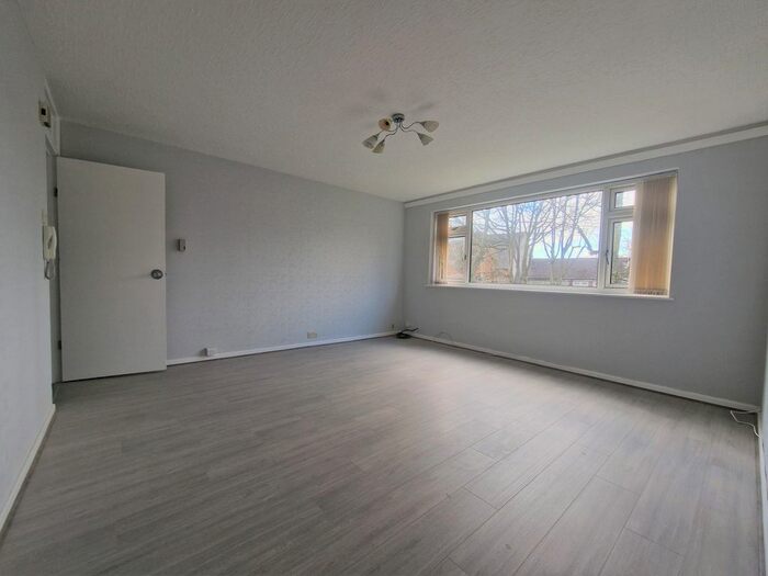 2 Bedroom Flat To Rent In Park Avenue, Birmingham, B18