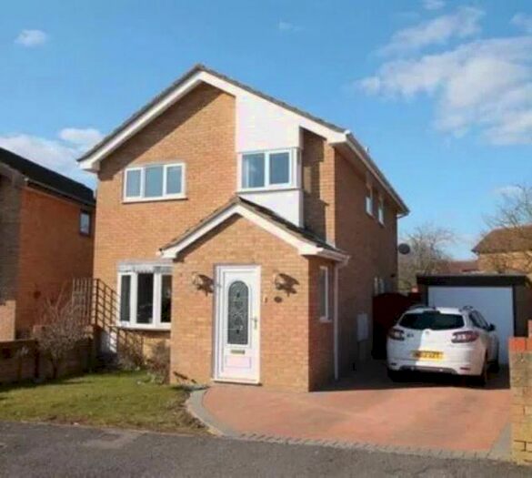 4 Bedroom Detached House To Rent In The Hedgerows, Furzton, Milton Keynes, MK4