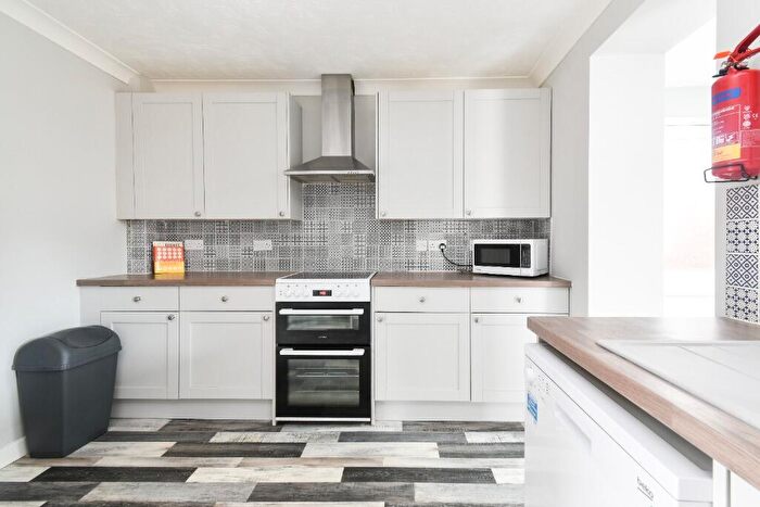 5 Bedroom Semi Detached House To Rent In Rydal Close, Norwich, NR5