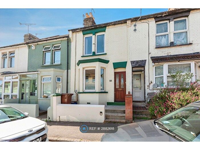 2 Bedroom Terraced House To Rent In Selbourne Road, Gillingham, ME7