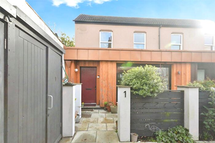 2 Bedroom End Of Terrace House For Sale In Cowick Road, Exeter, Devon, EX2