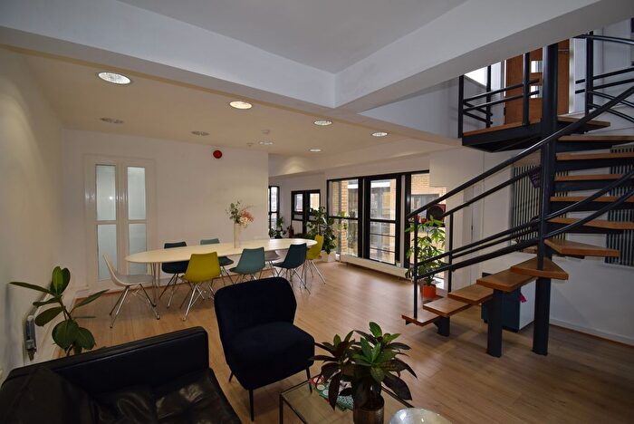 3 Bedroom Property To Rent In Latimer Road, London, W10