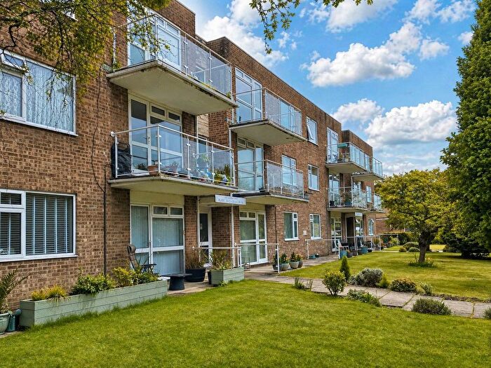 3 Bedroom Flat For Sale In Westbourne Gate Grosvenor Road, Westbourne, BH4
