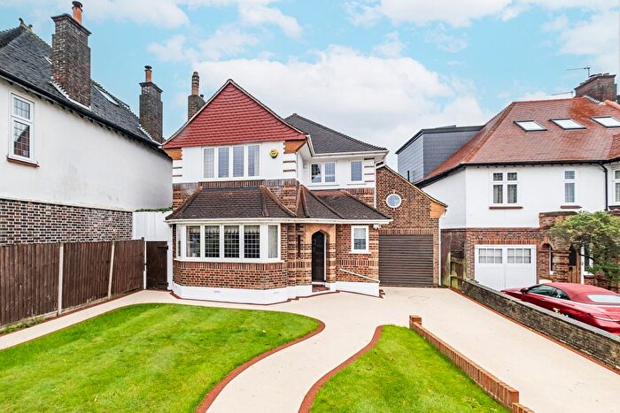 4 Bedroom Detached House To Rent In Belltrees Grove, London, SW16