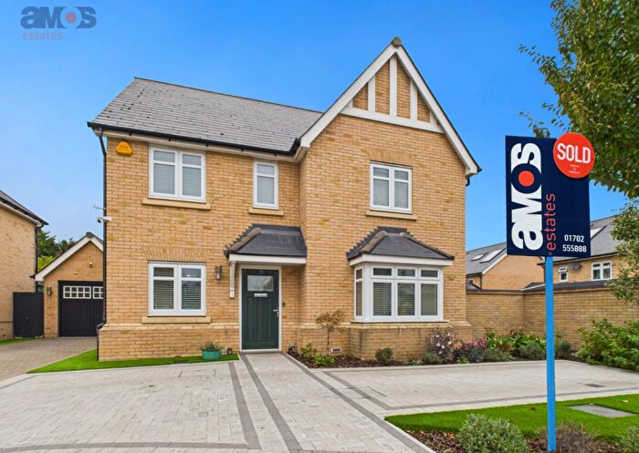 4 Bedroom Detached House For Sale In Nursery Drive, Hawkwell, Essex, SS5