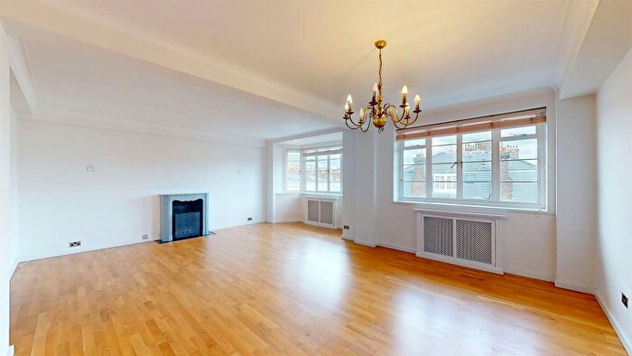 3 Bedroom Flat For Sale In Stanford Road, London, W8