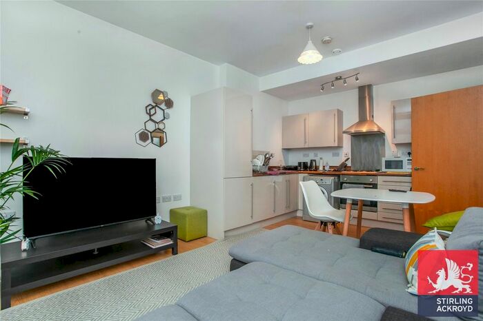 1 Bedroom Flat To Rent In This Space, Cornell Square, Nine Elms, London, SW8